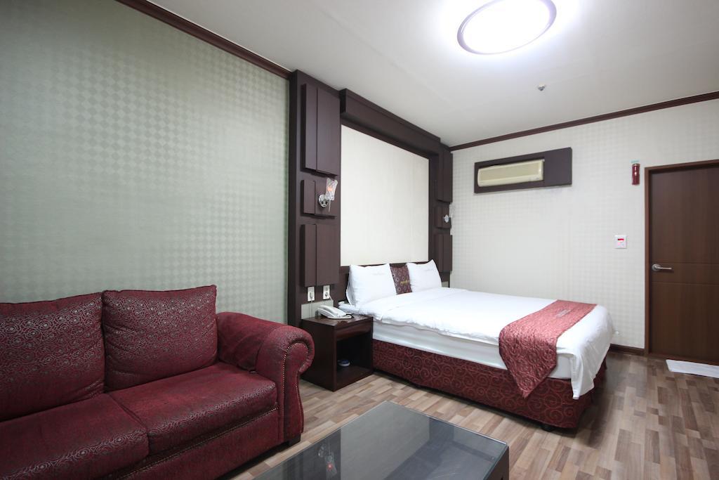 Ns Hotel Changwon Rum bild