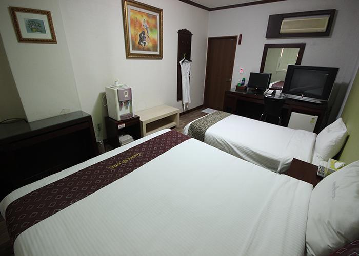 Ns Hotel Changwon Rum bild