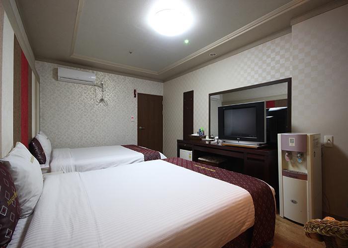 Ns Hotel Changwon Rum bild